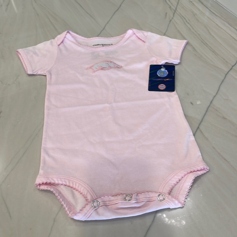 NWT Go Hogs Go!  12M onesie.